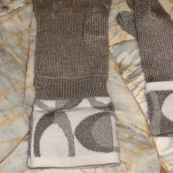 COACH Logo C Tan Beige Shimmer Wool Touch Gloves - Picture 2 of 6